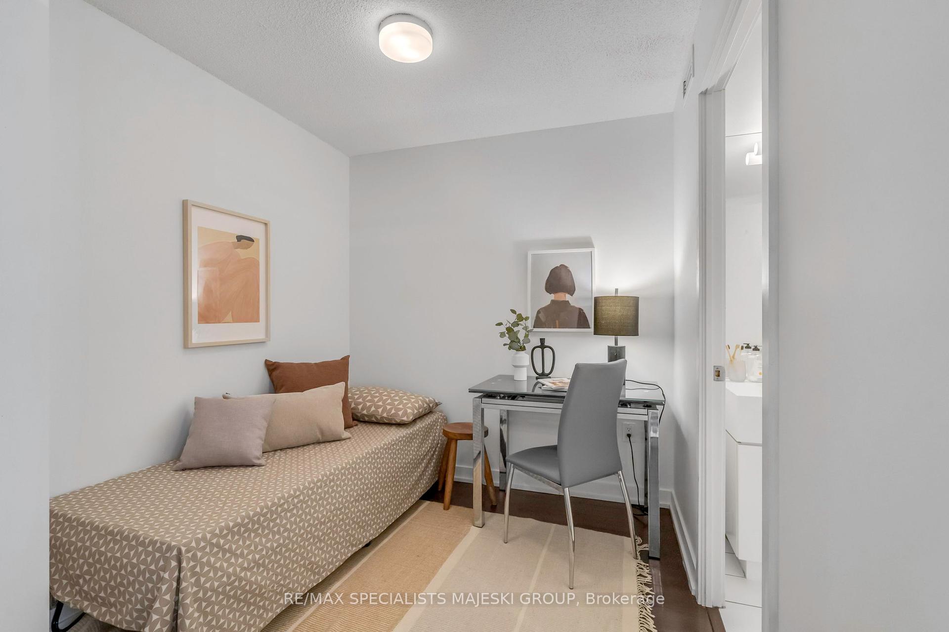 2 Bedrooms Condo at 21 Iceboat,  Toronto For sale