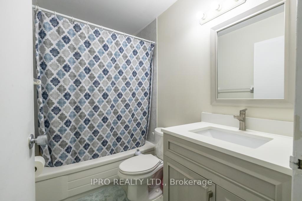 3 Bedrooms Condo at 23 Four Winds, Toronto For sale