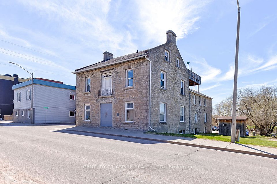 156 Mackay