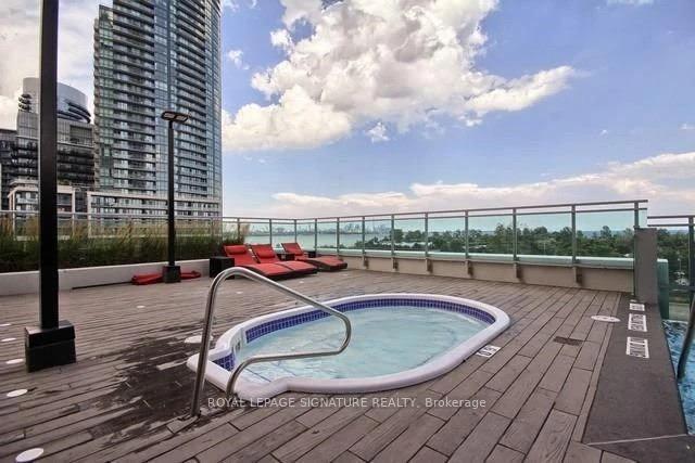 2 Bedrooms Condo at 33 Shore Breeze, Toronto For sale