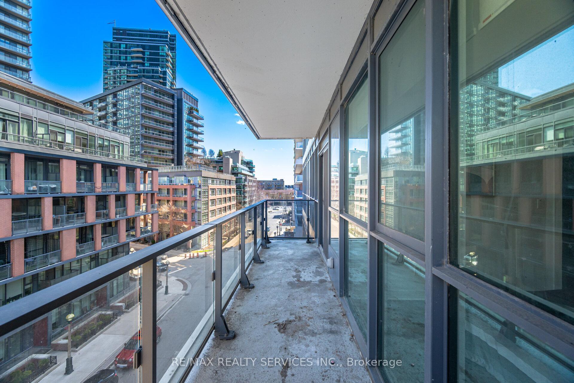 1 Bedroom Condo at 50 Bruyeres, Toronto For sale