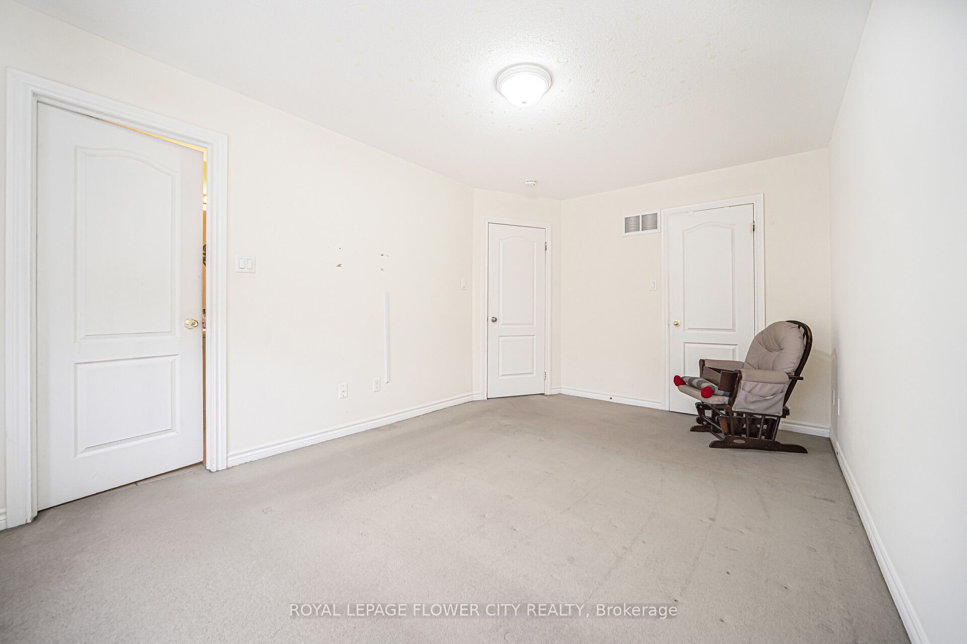 82 Magdalene Crescent