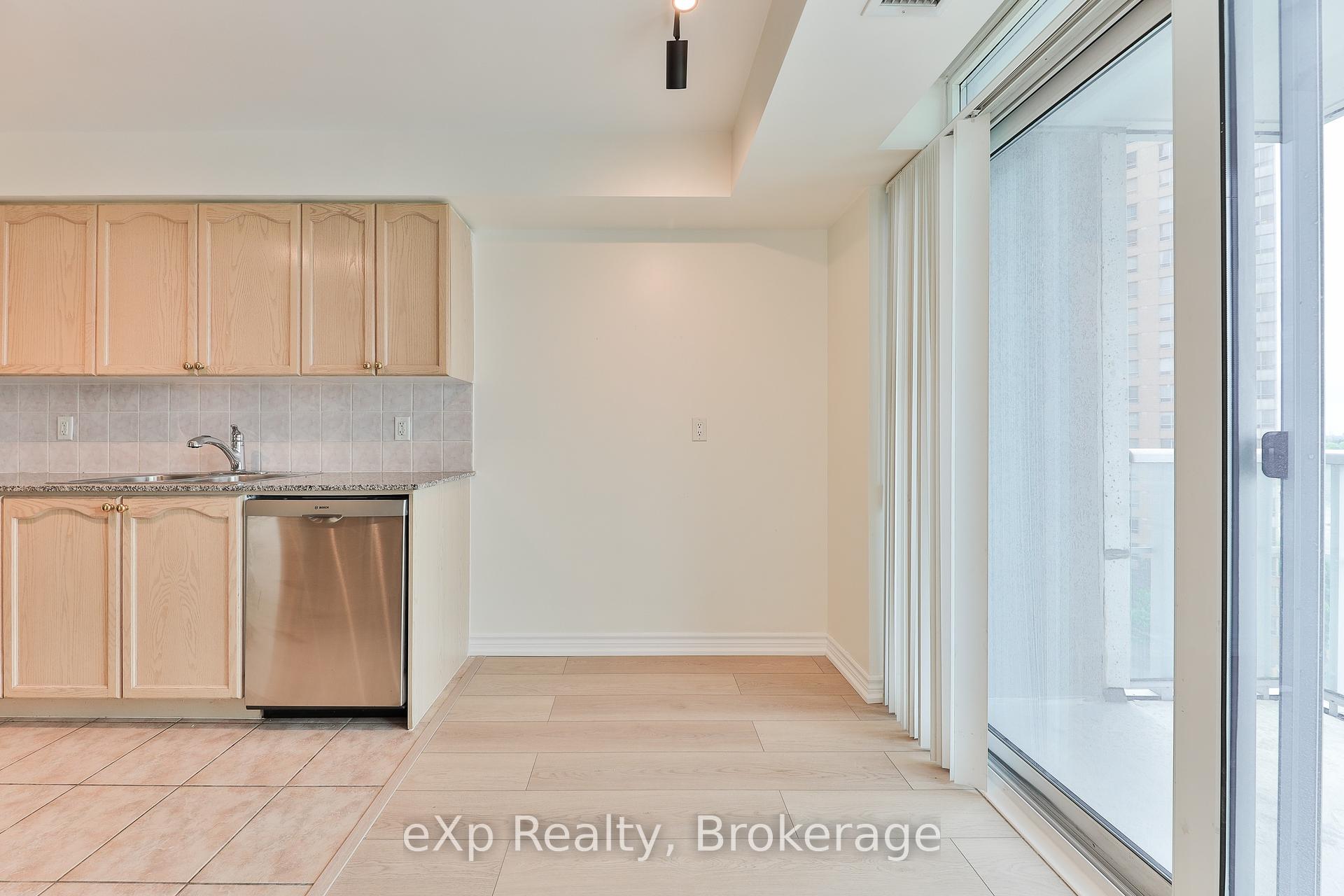 3 Bedrooms Condo at 83 Borough, Toronto For sale