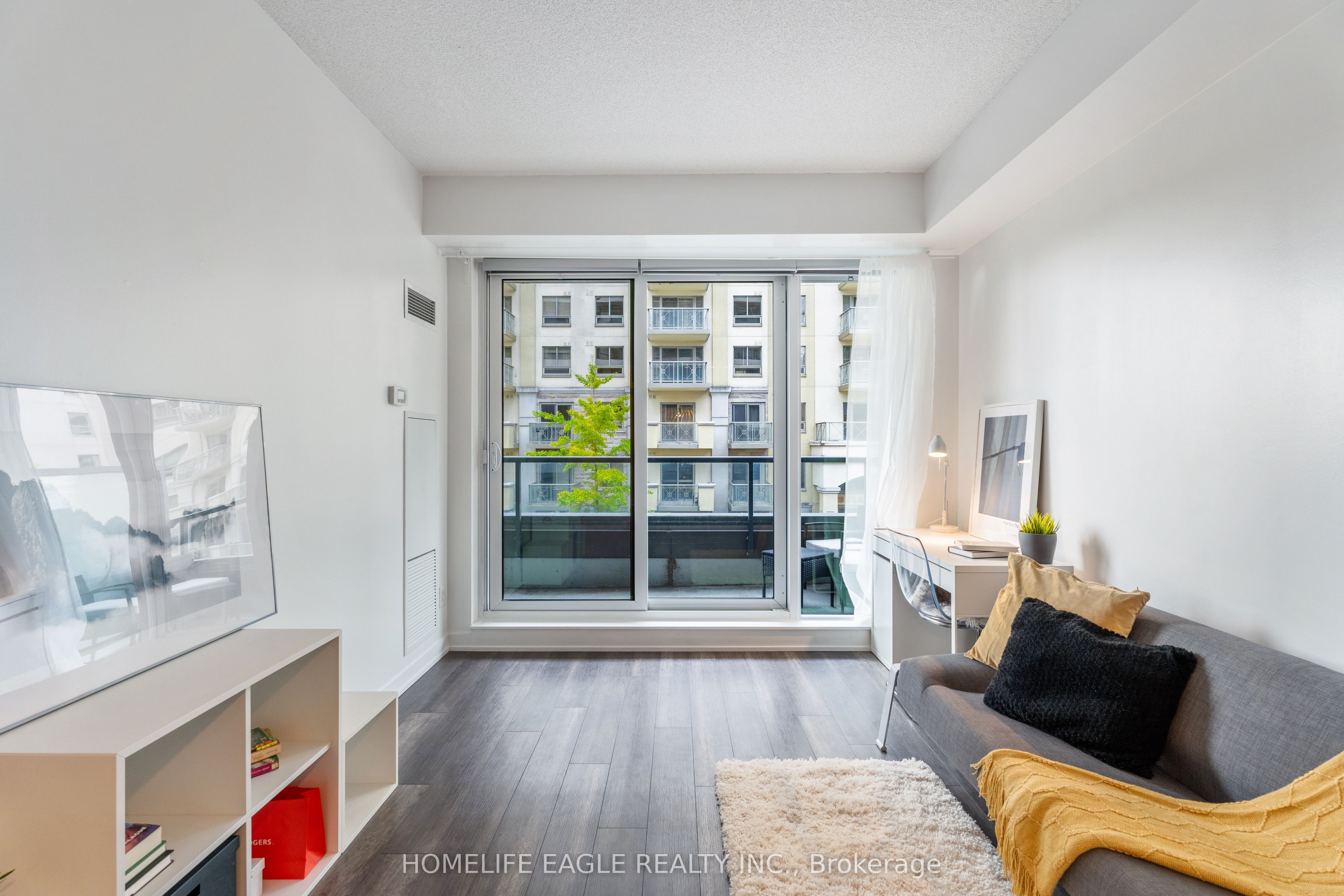 18 Rean Drive, #222