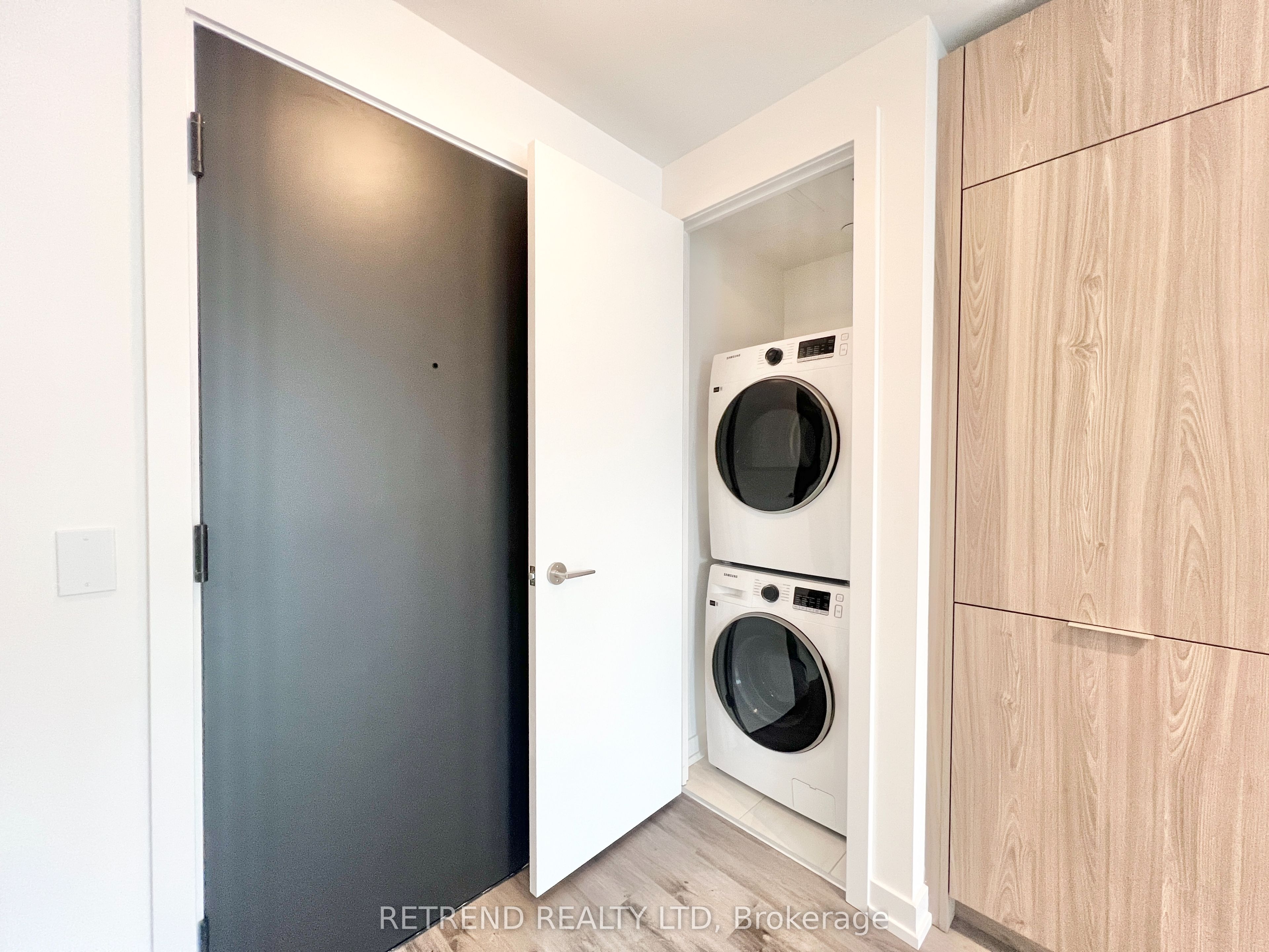28 Eastern Avenue, #815