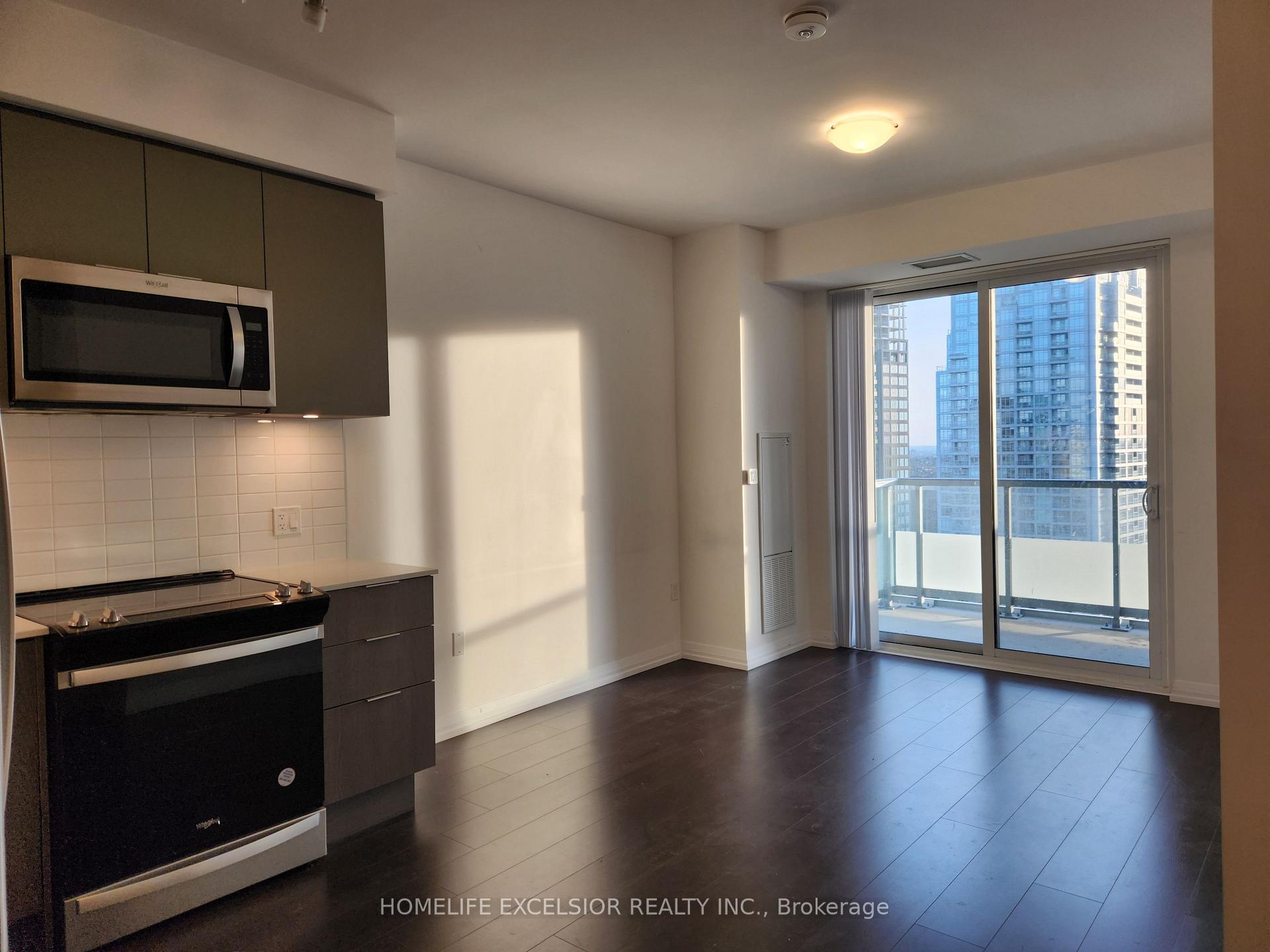 2 Bedrooms Condo at 50 Dunfield, Toronto For sale