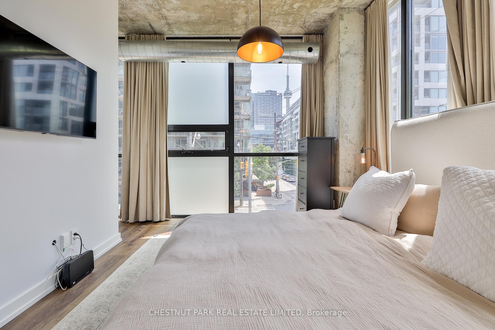 1 Bedroom Condo at 60 Bathurst, Toronto For sale