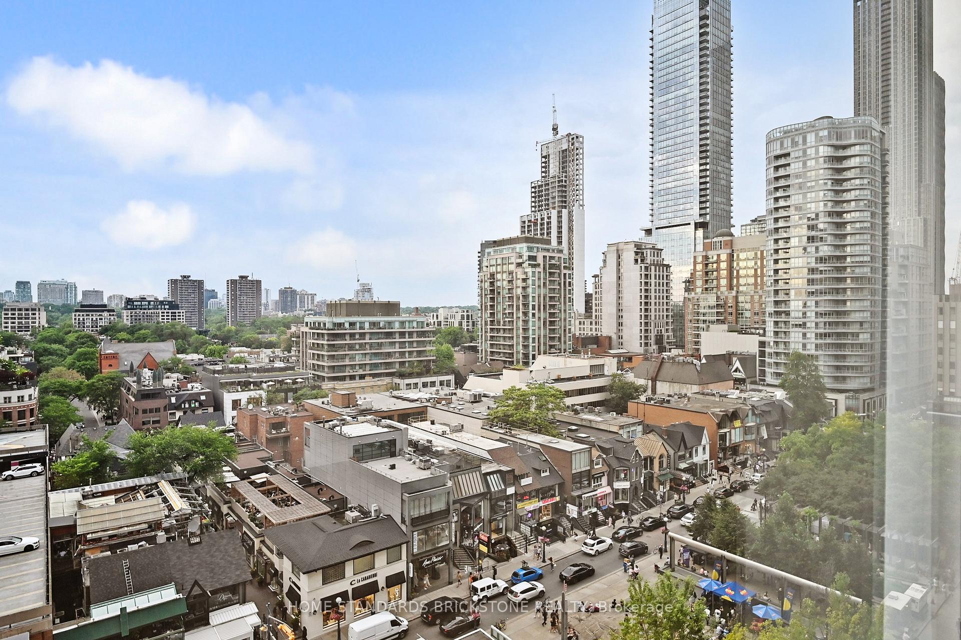 2 Bedrooms Condo at 110 Bloor, Toronto For sale