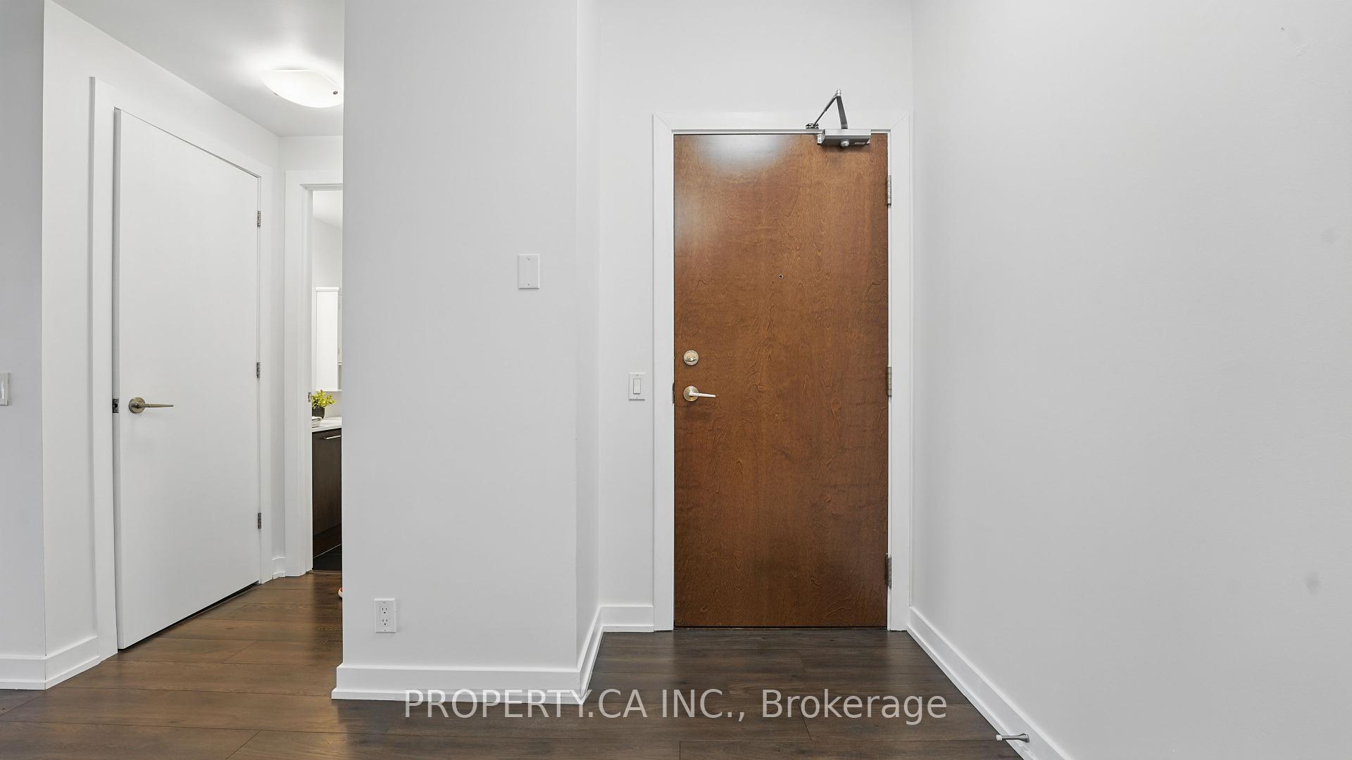 2 Bedrooms Condo at 2220 Lakeshore,  Toronto For sale