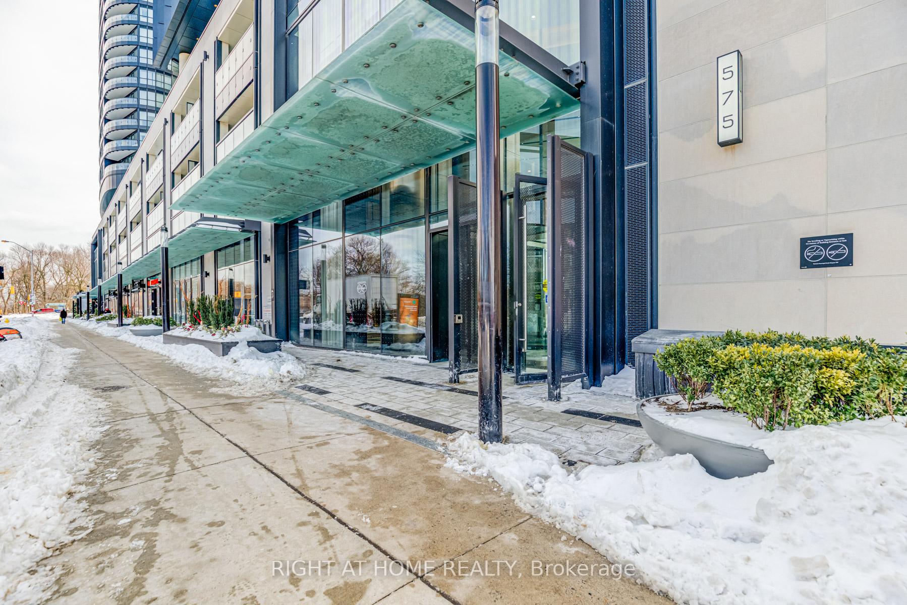 2 Bedrooms Condo at 575 Bloor,  Toronto For sale