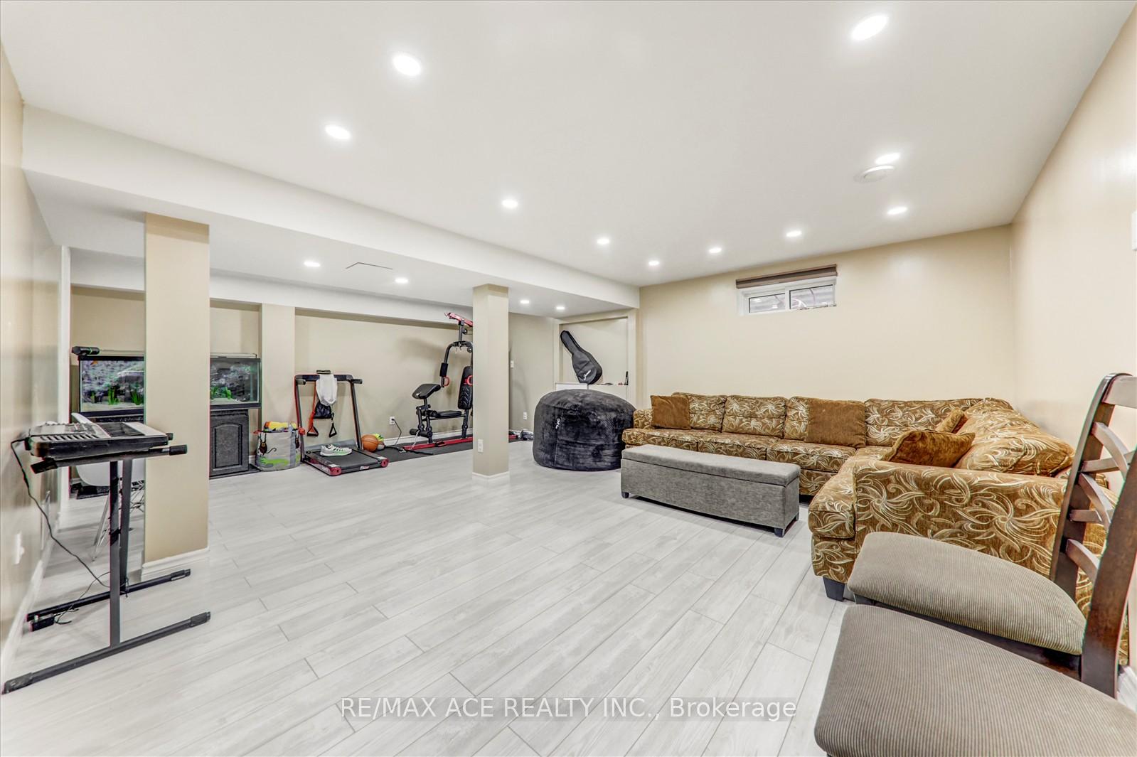 3 Bedrooms Condo at 82 St. Andrews, Hamilton For sale