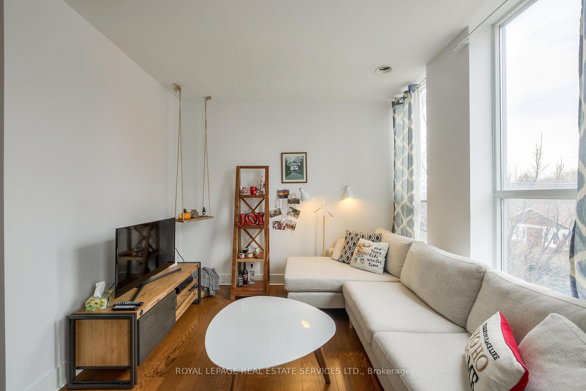 2 Bedrooms Condo at 323 Kingston, Toronto For sale