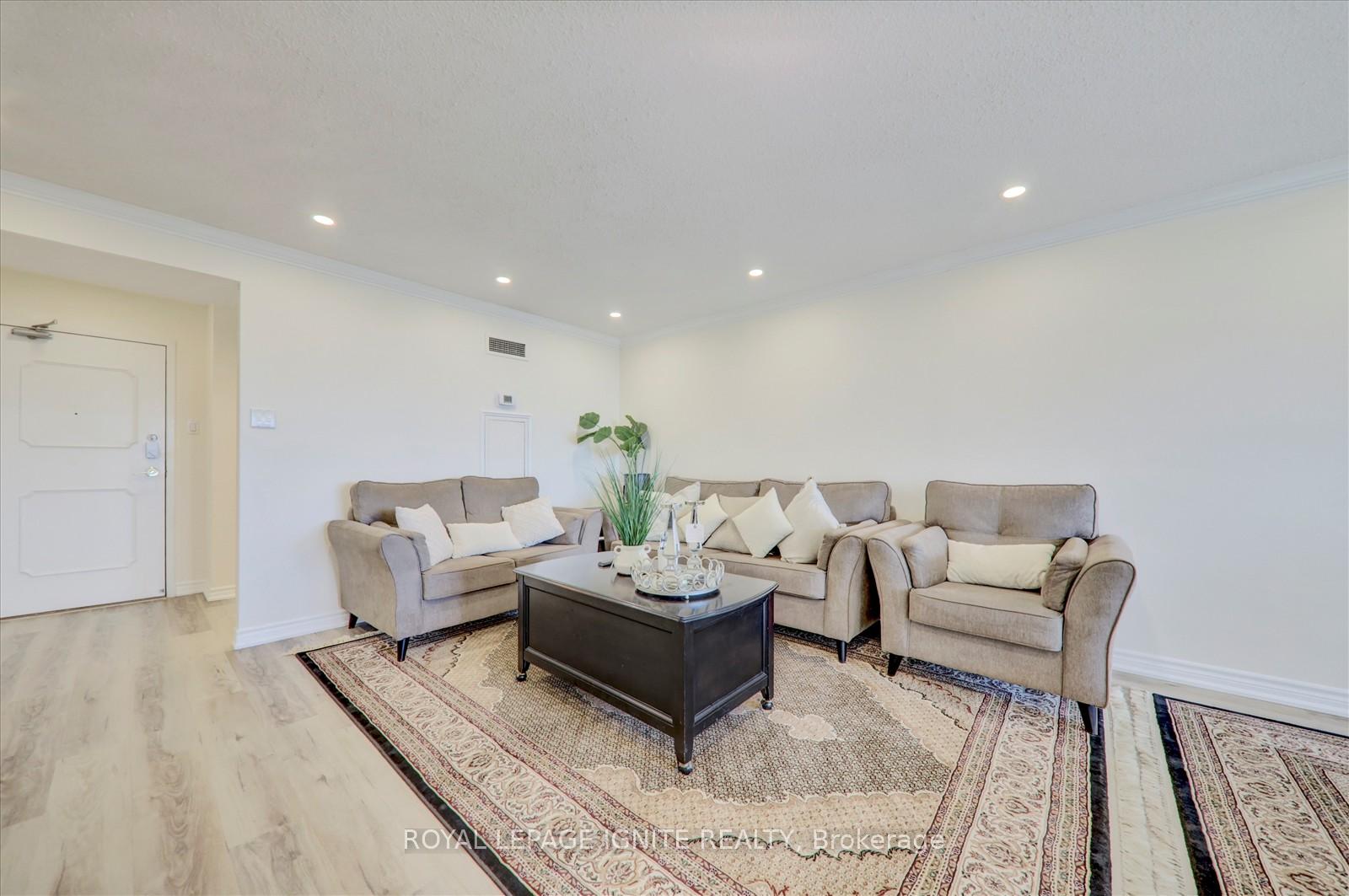 3 Bedrooms Condo at 131 Torresdale, Toronto For sale
