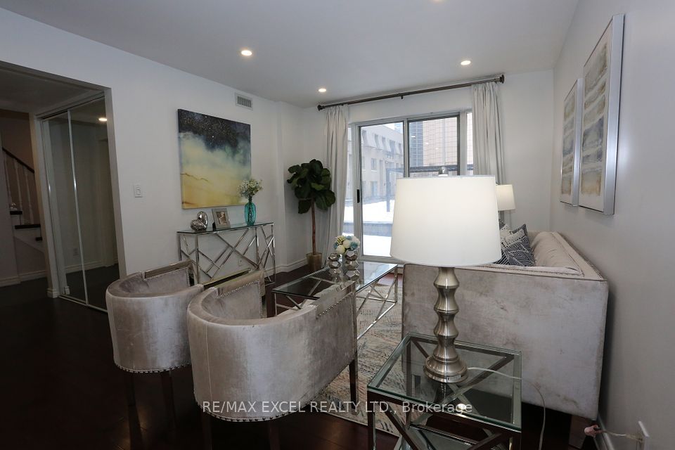 #114 - 38 Hollywood Avenue, Toronto, ON M2N 6R6