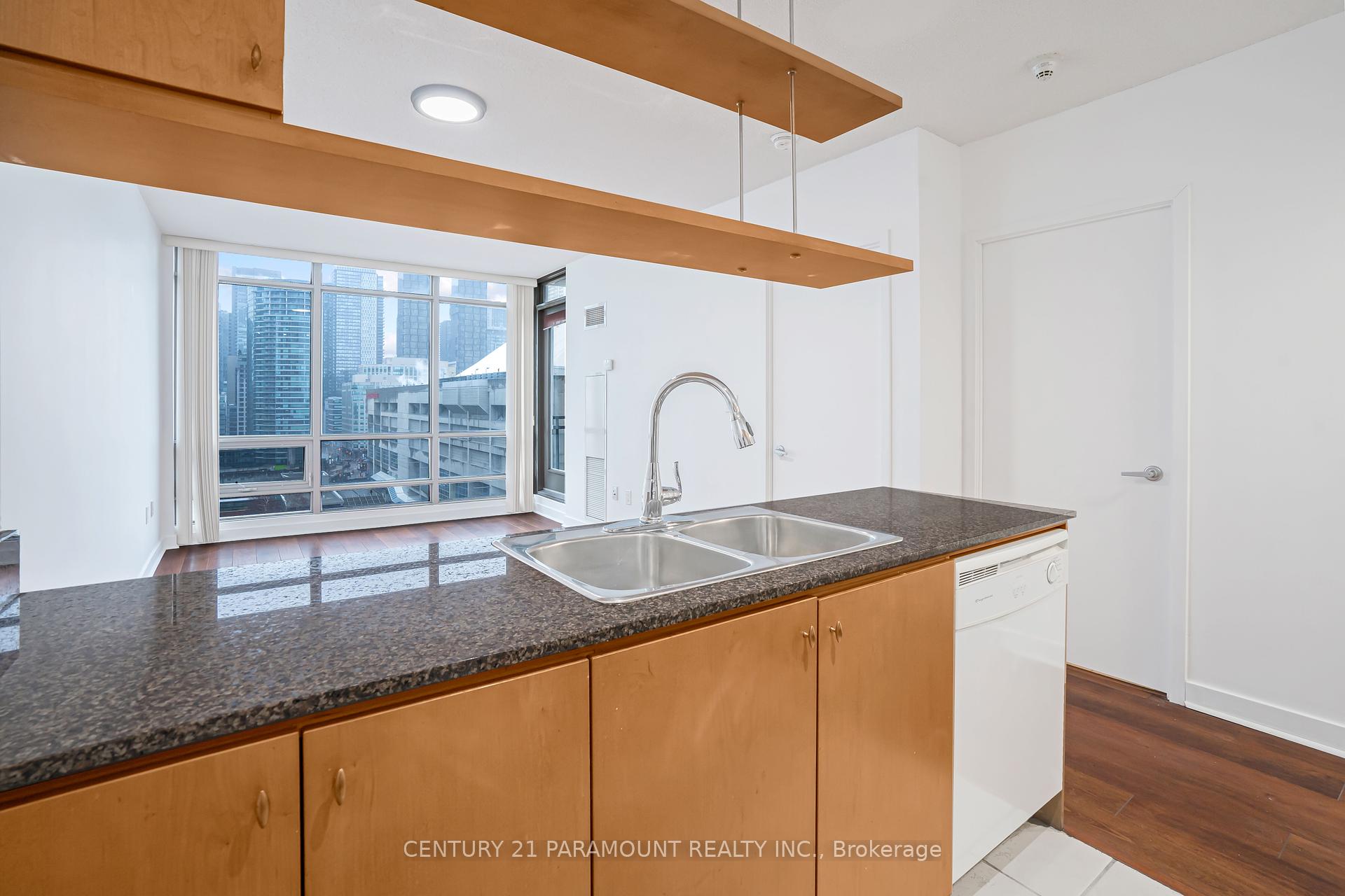1 Bedroom Condo at 5 Mariner,  Toronto For sale