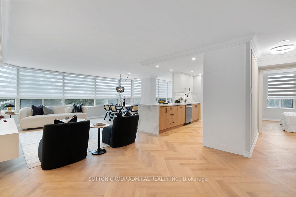 #304 - 7 Townsgate Drive, Vaughan, ON L4J 7Z9