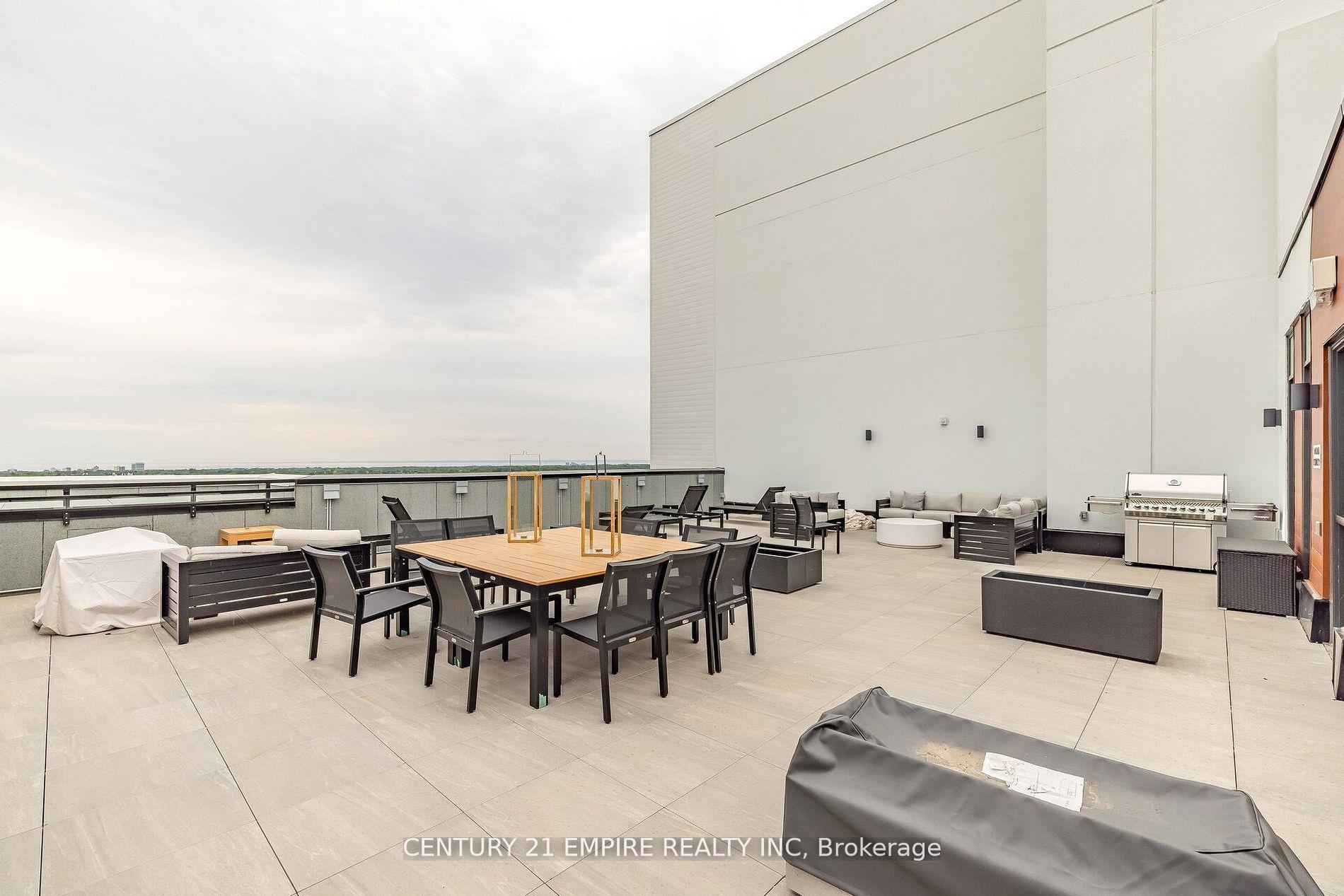 2 Bedrooms Condo at 95 Dundas,  Oakville For sale