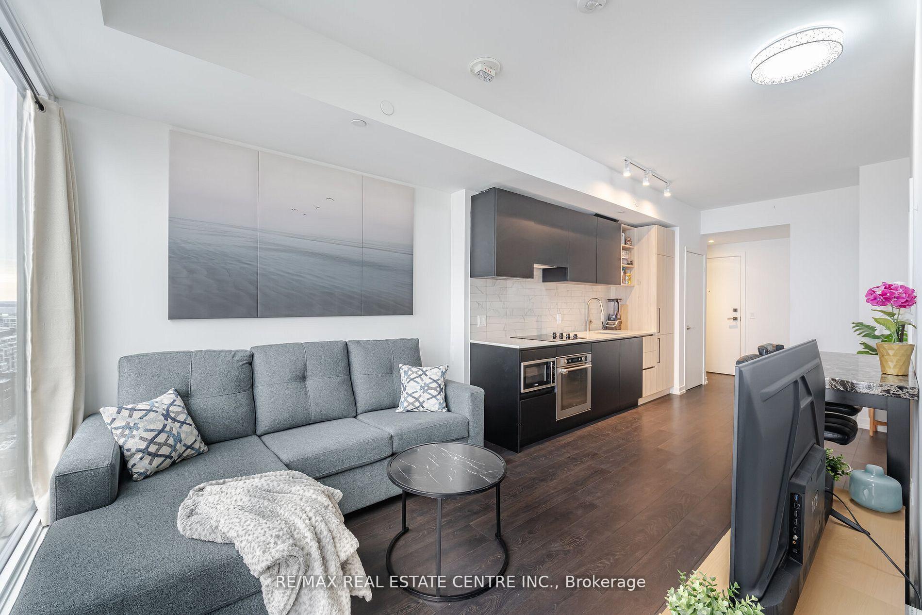 2 Bedrooms Condo at 55 Mercer,  Toronto For sale
