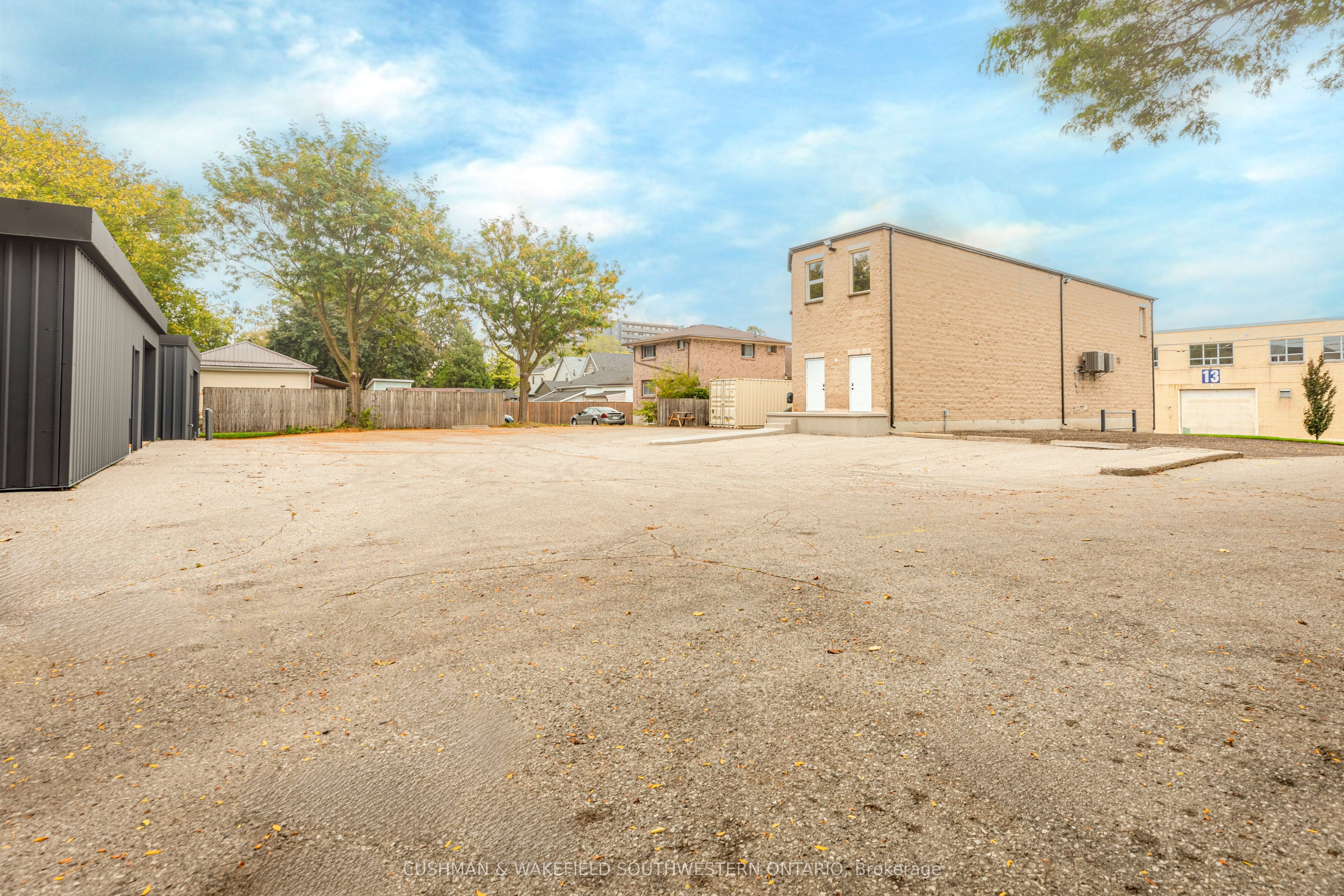 180 Simcoe Street, #A