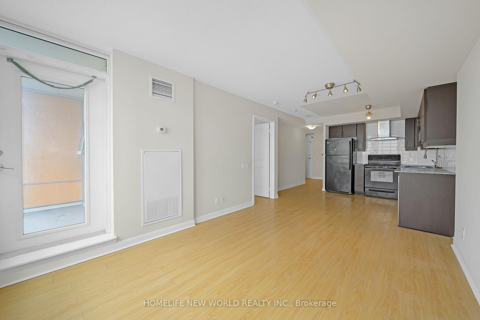 1 Bedroom Condo at 25 Town Centre,  Toronto For sale