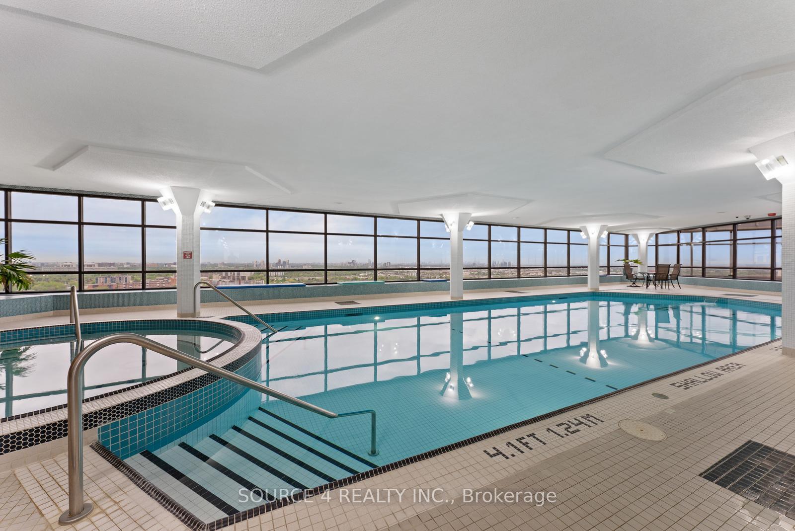 4 Bedrooms Condo at 1300 Bloor, Mississauga For sale