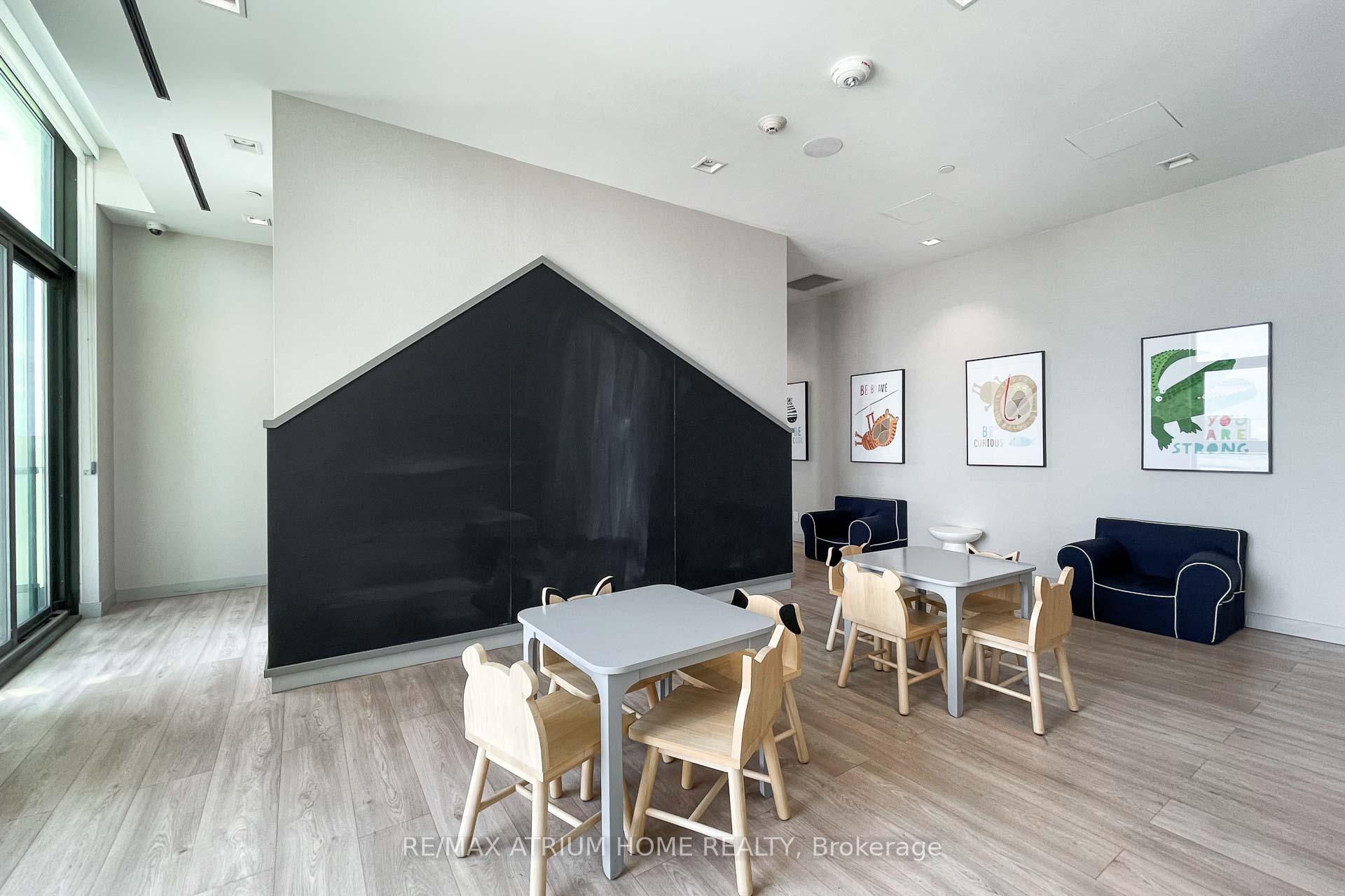 2 Bedrooms Condo at 950 Portage,  Vaughan For sale