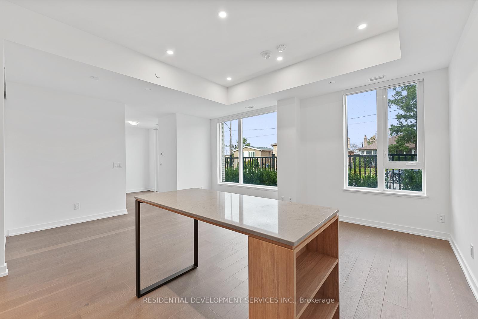 3 Bedrooms Condo at 15 Maryport Ave,  Toronto For sale