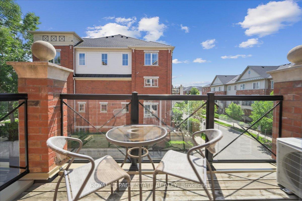 2 Bedrooms Condo at 2450 Post, Oakville For sale