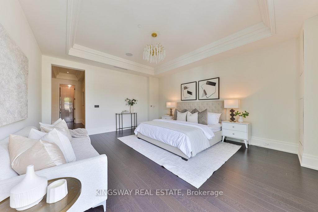 2 Bedrooms Condo at 300 Randall, Oakville For sale