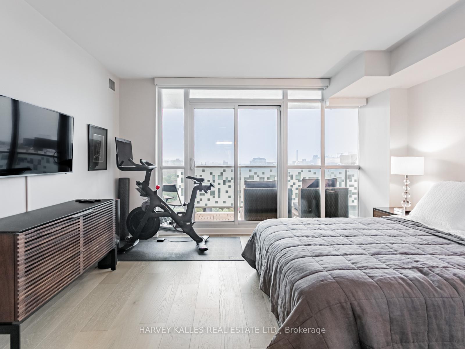 3 Bedrooms Condo at 96 St Patrick, Toronto For sale