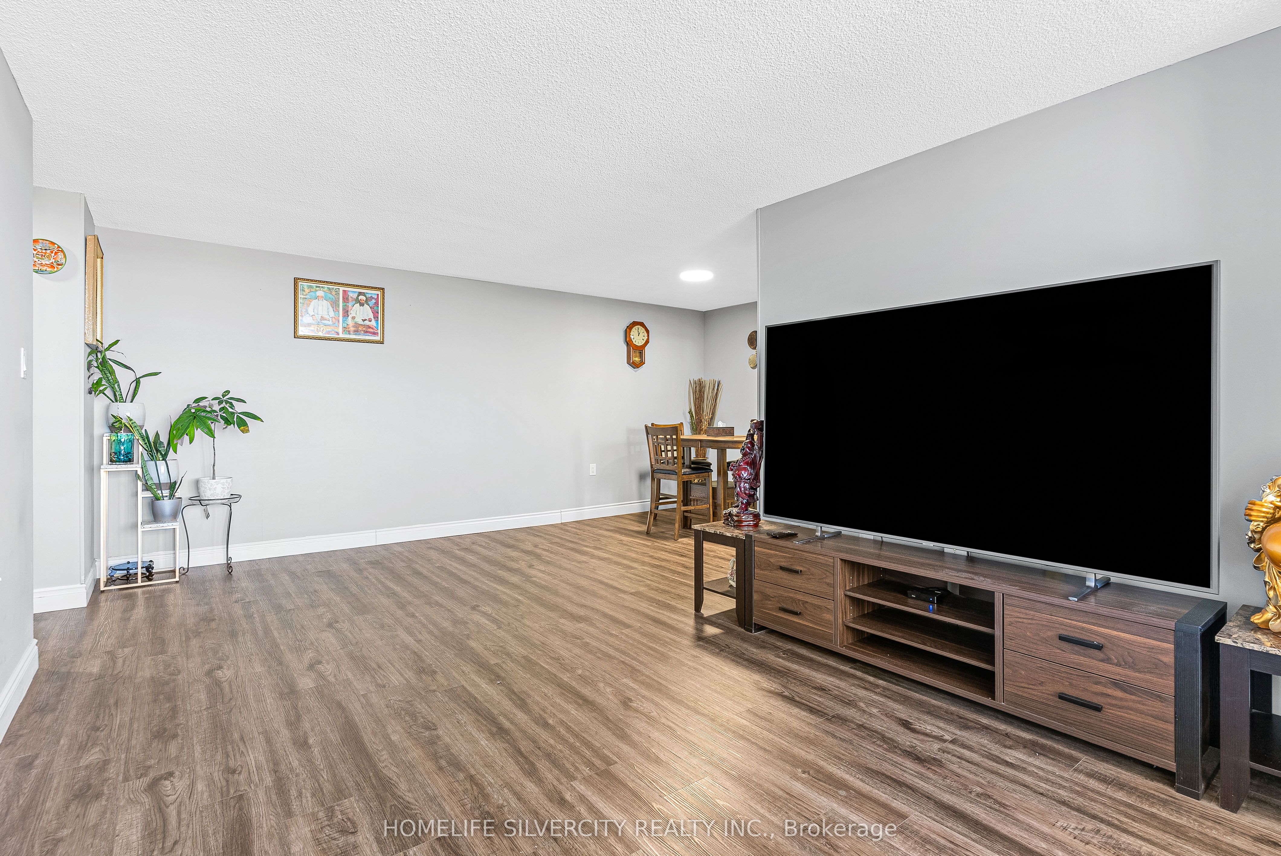 18 Knightsbridge Road, #2303