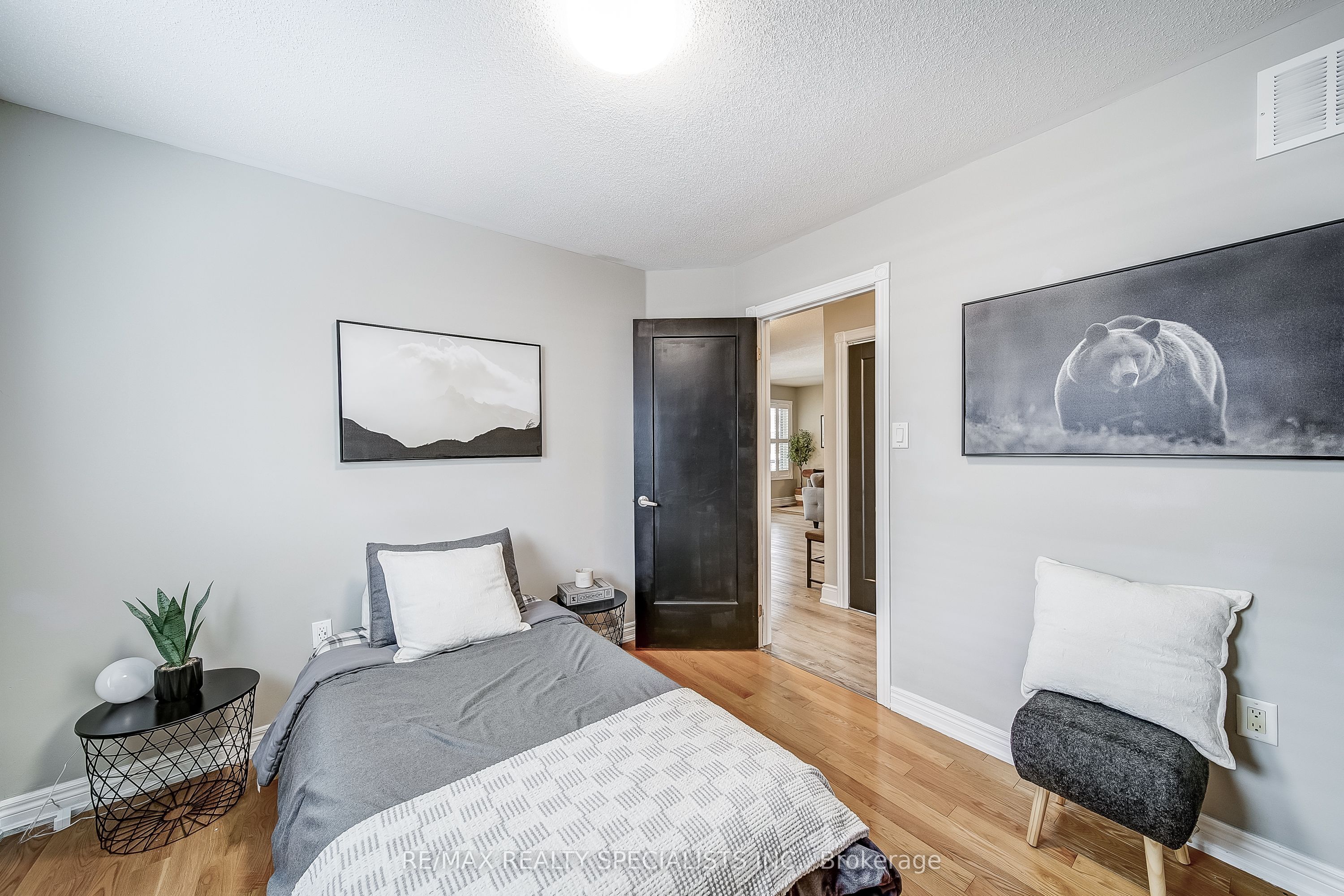 8 Wyman Crescent