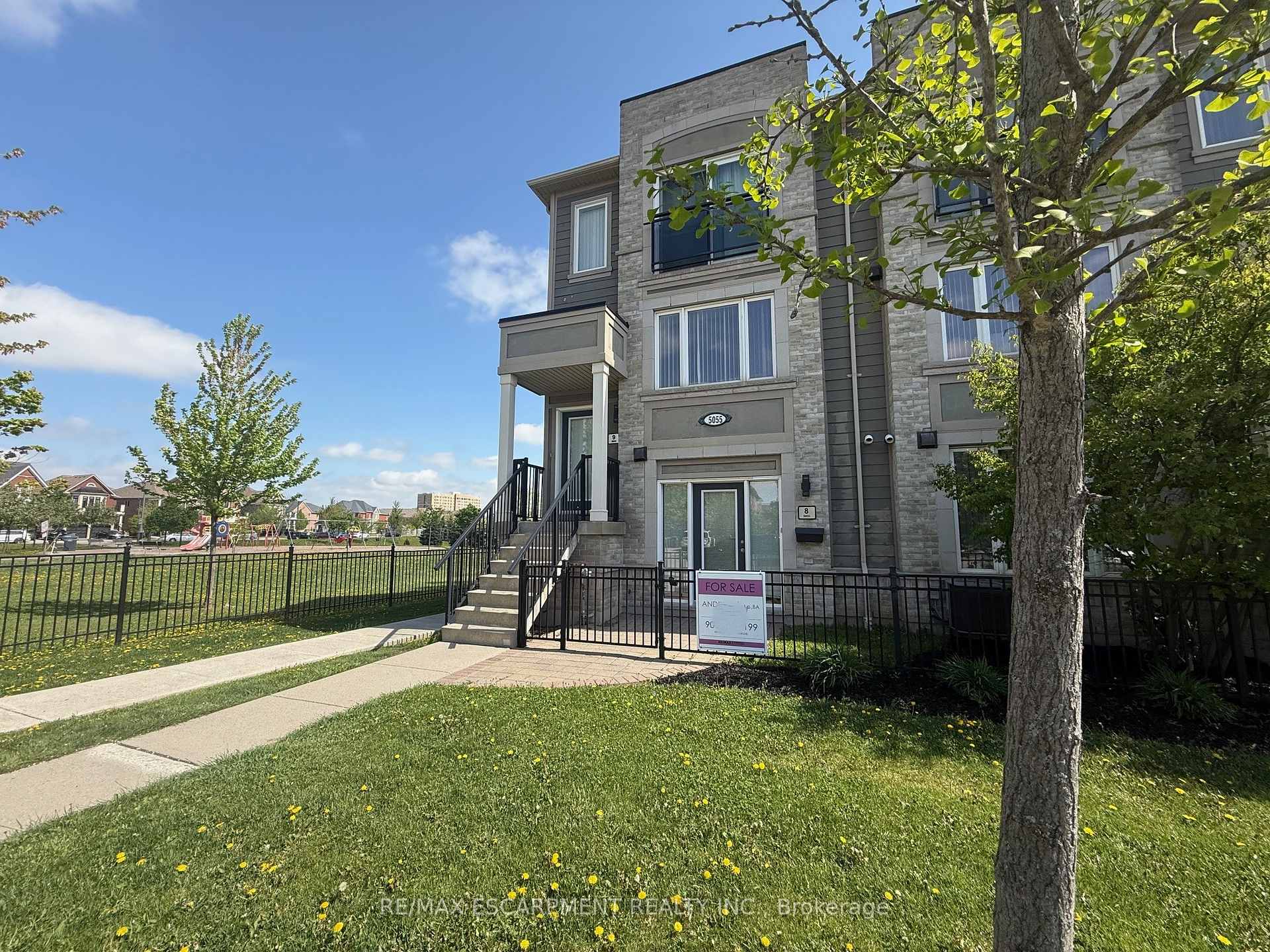 1 Bedroom Condo at 5055 Oscar Peterson, Mississauga For sale
