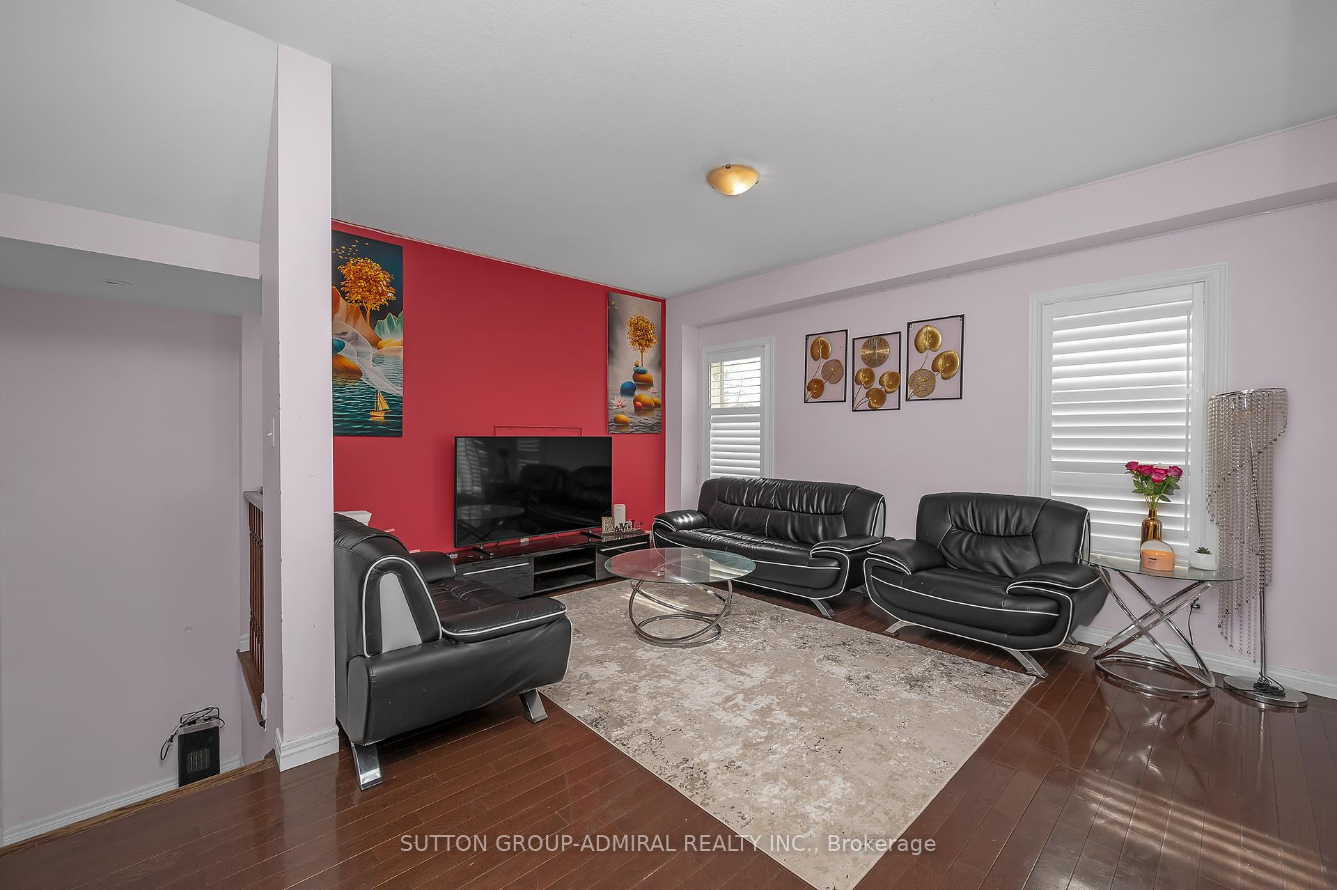 4 Bedrooms Condo at 6 Atessa,  Hamilton For sale