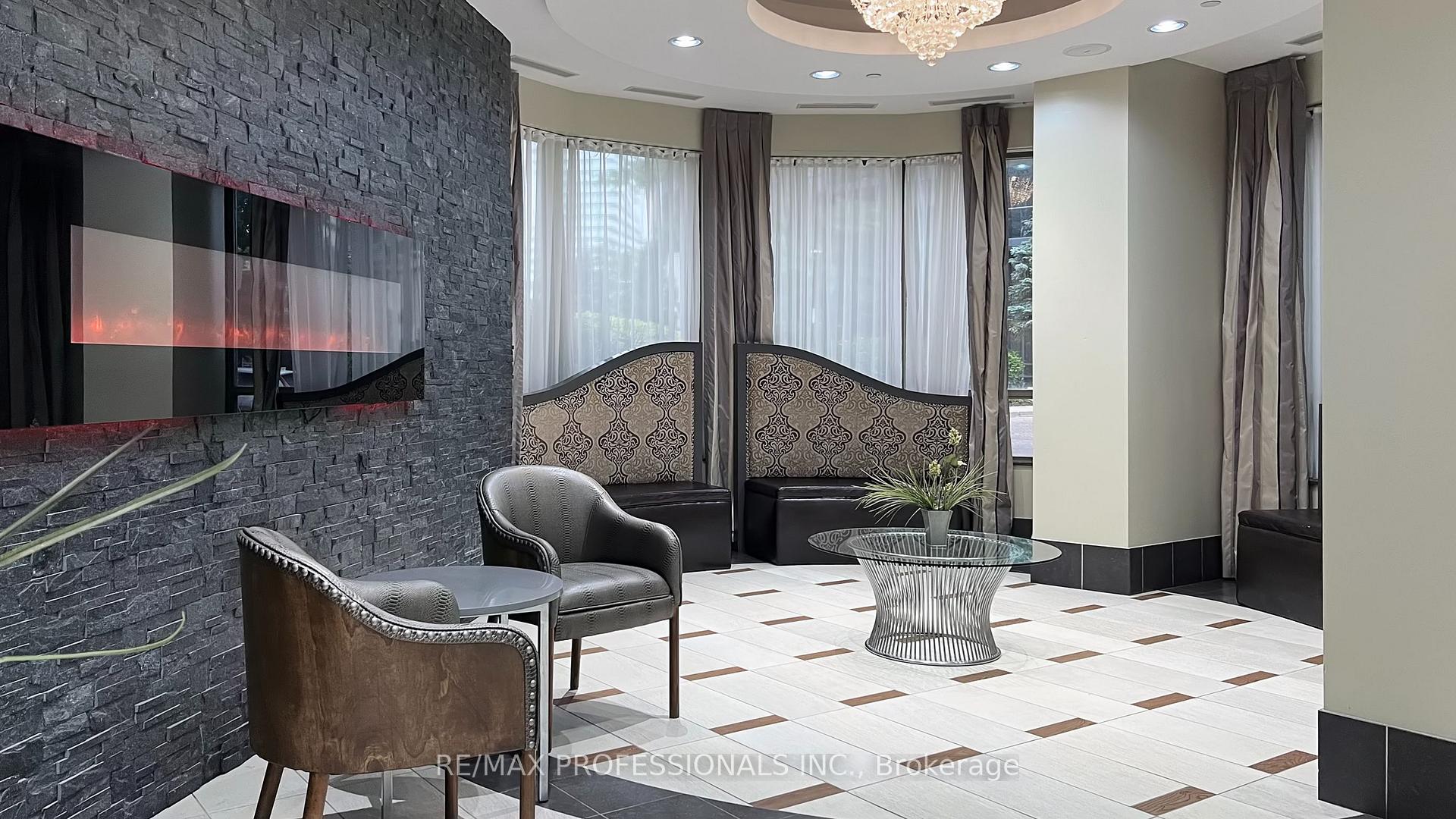 2 Bedrooms Co-op at 310 Burnhamthorpe, Mississauga For sale