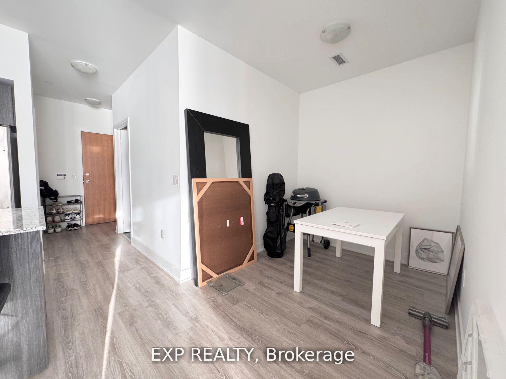 2 Bedrooms Condo at 20 Shore Breeze, Toronto For sale