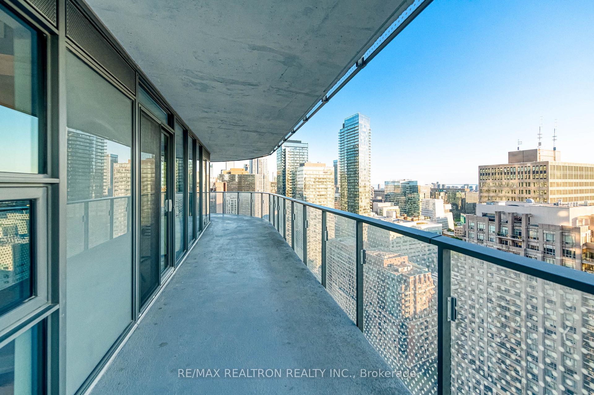 3 Bedrooms Condo at 11 Wellesley, Toronto For sale