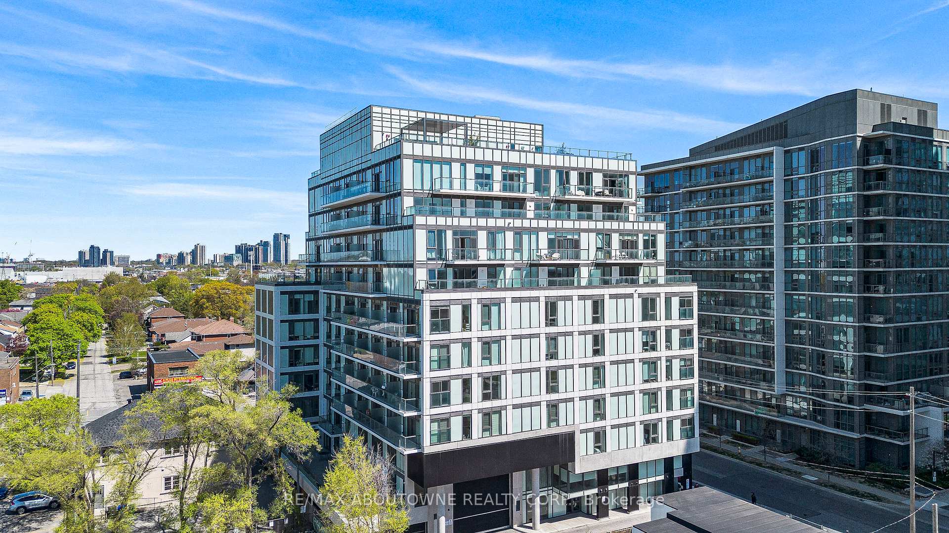 3 Bedrooms Condo at 1195 The Queensway, Toronto For sale
