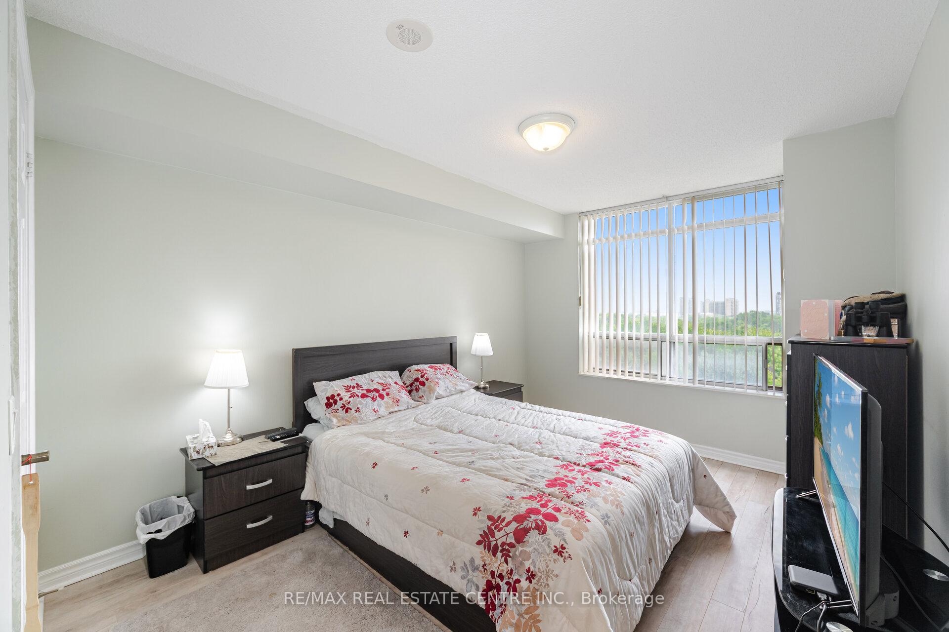 2 Bedrooms Condo at 710 Humberwood, Toronto For sale