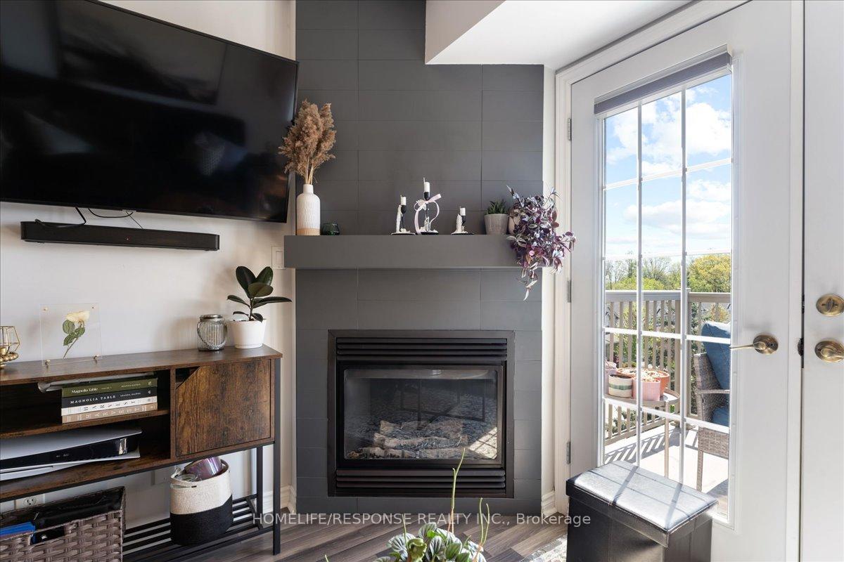 2 Bedrooms Condo at 1820 Walker’s, Burlington For sale