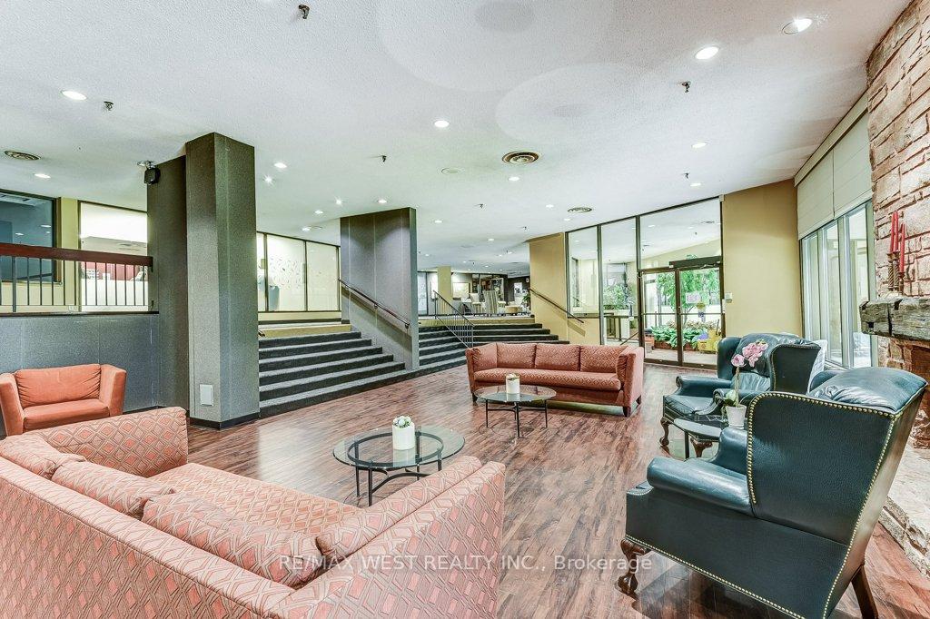 3 Bedrooms Condo at 2000 Islington, Toronto For sale