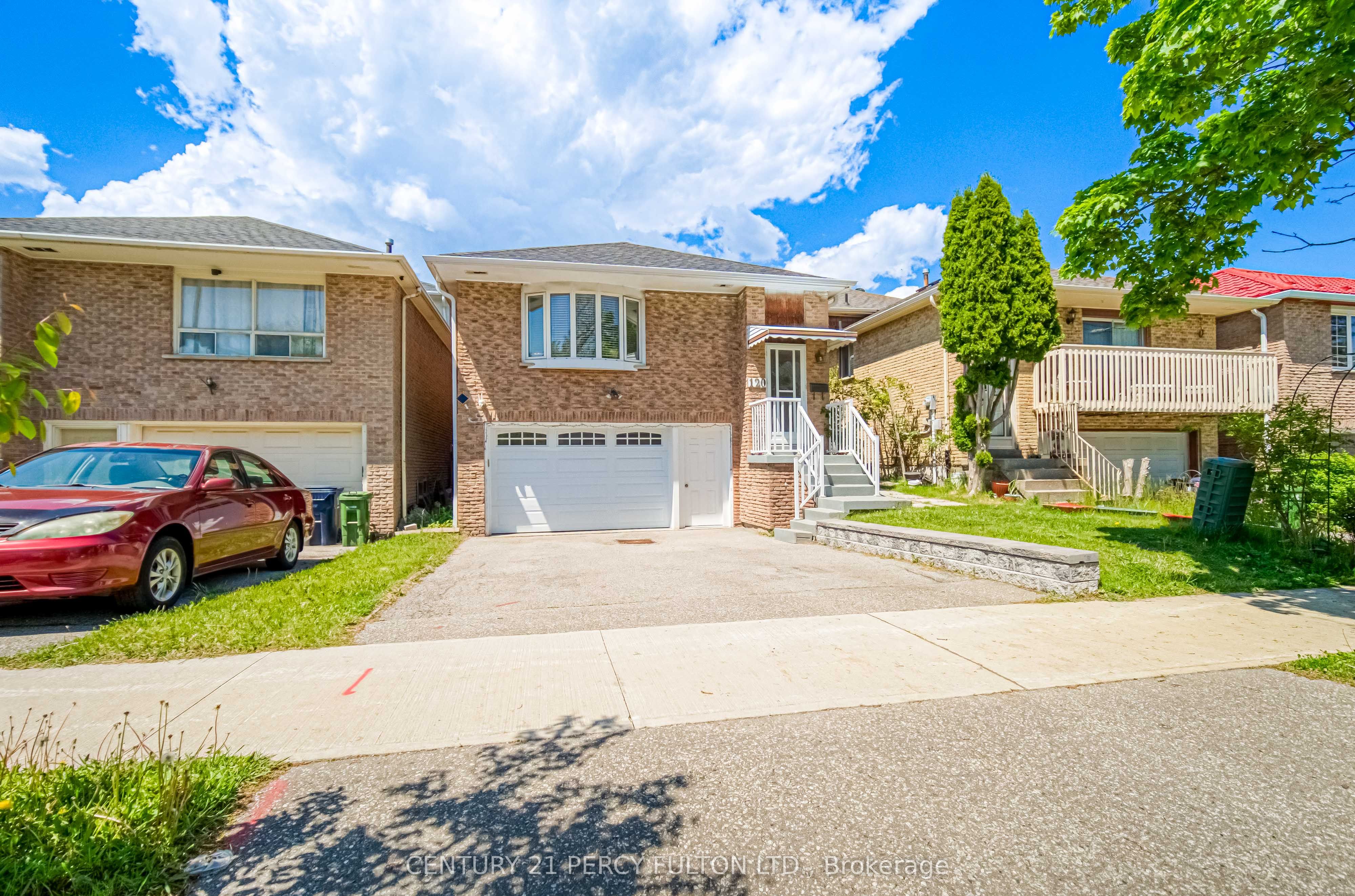 120 Granada Crescent