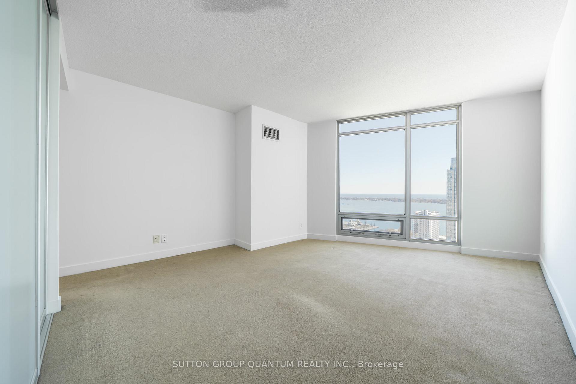3 Bedrooms Condo at 81 Navy Wharf,  Toronto For sale