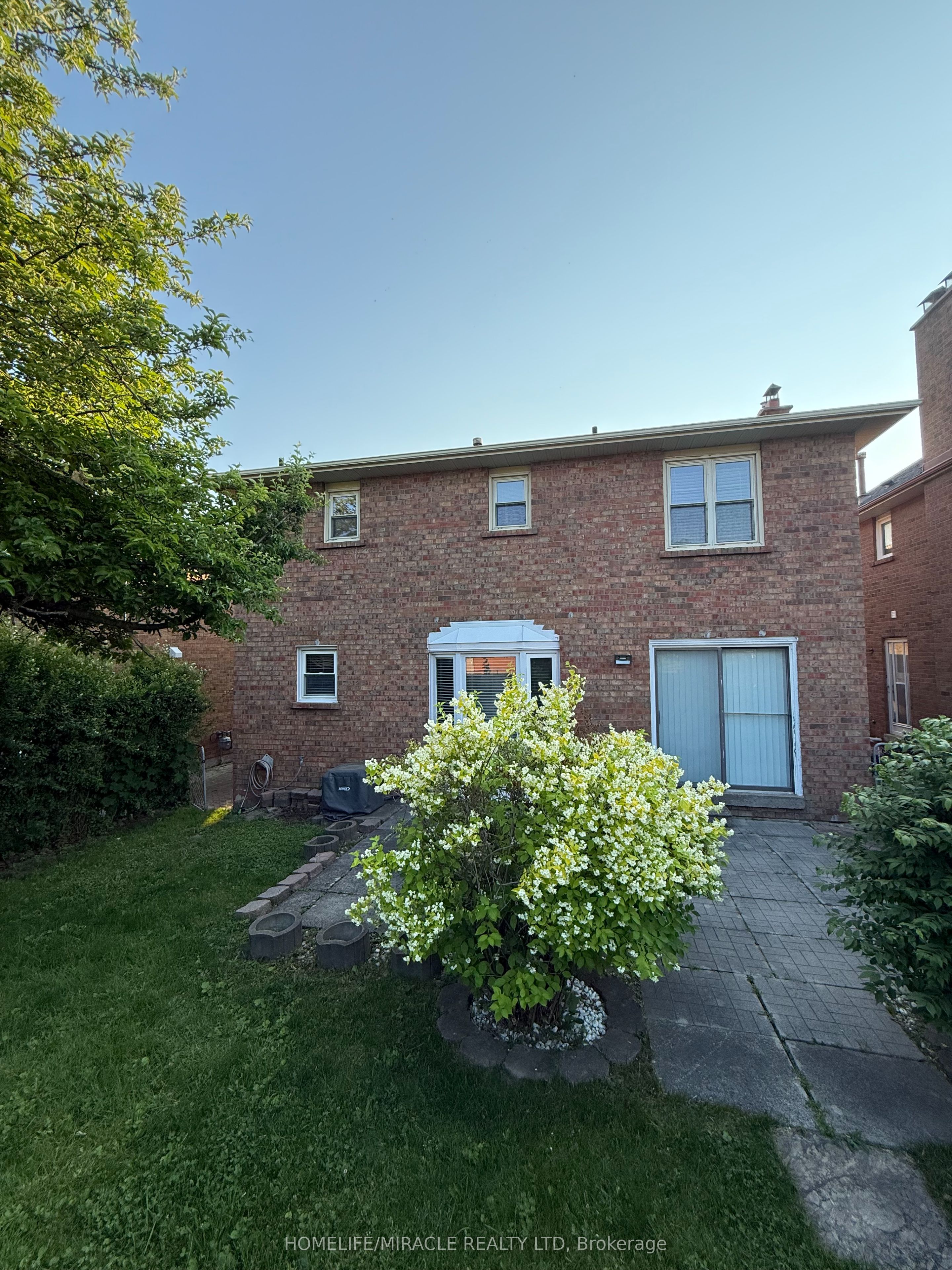 15 Brice Street
