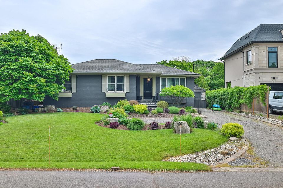 437 Seaton