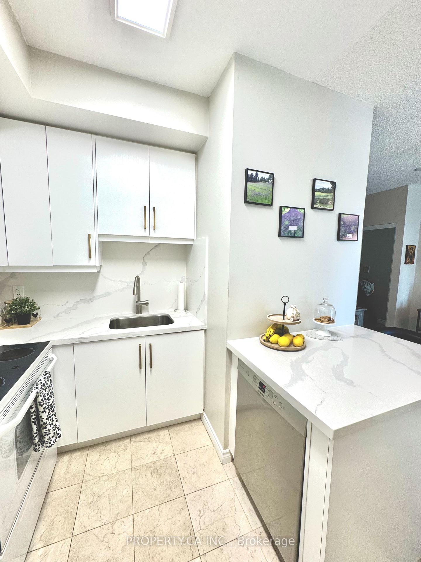 2 Bedrooms Condo at 60 Byng, Toronto For sale