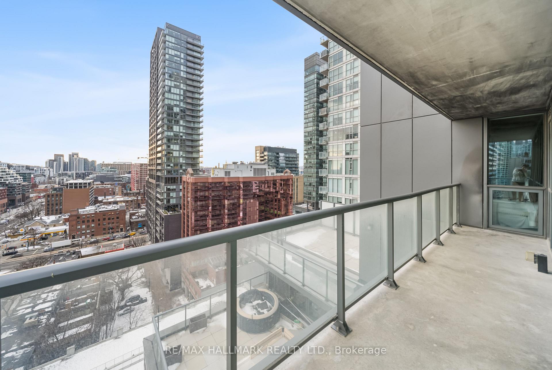 2 Bedrooms Condo at 88 Blue Jays, Toronto For sale