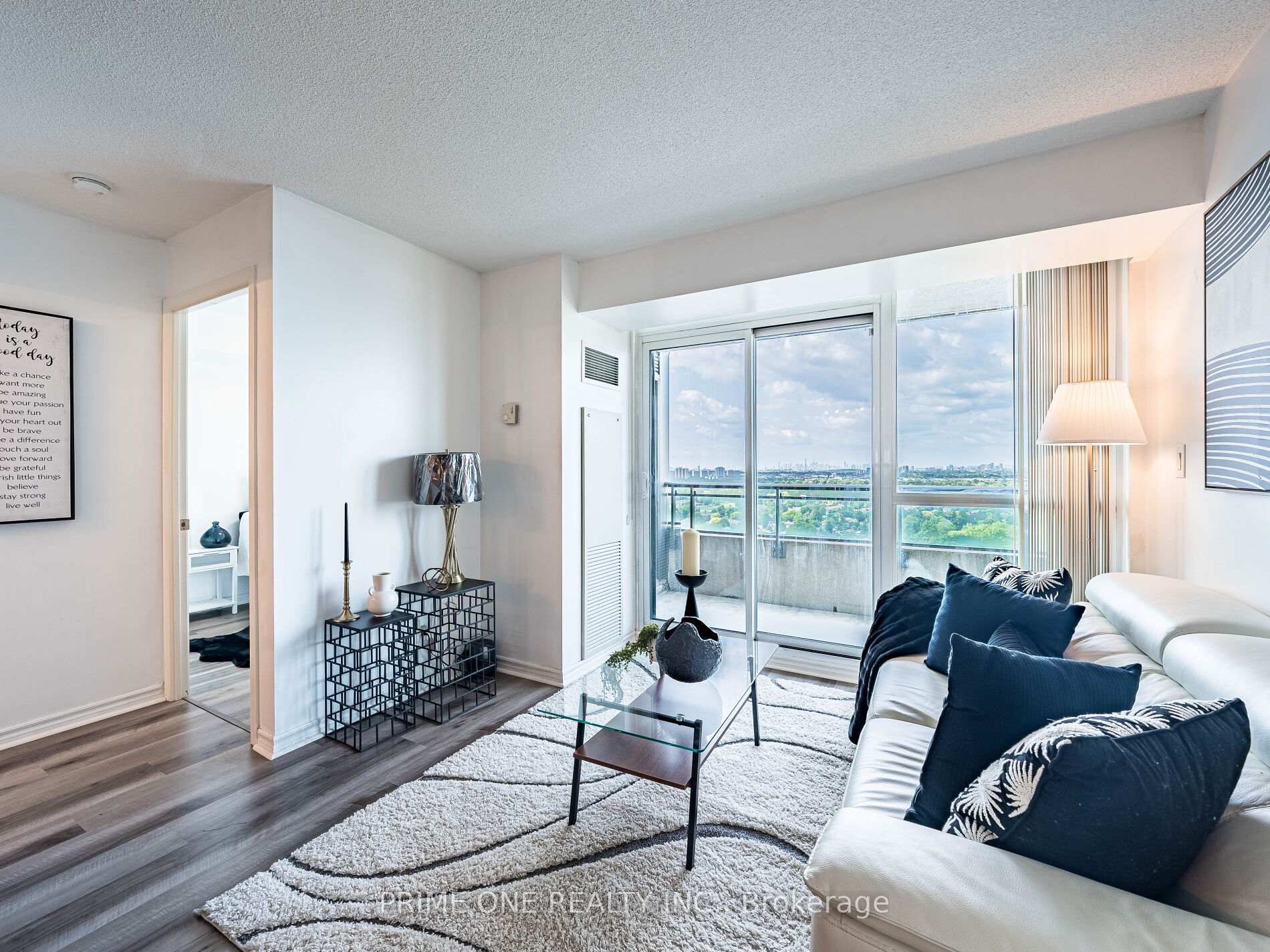 2 Bedrooms Condo at 88 Grangeway, Toronto For sale