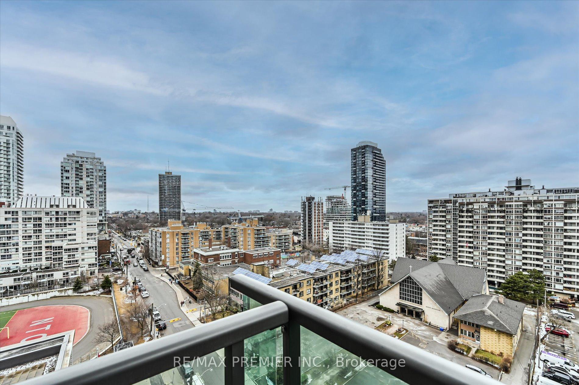 3 Bedrooms Condo at 25 Broadway, Toronto For sale