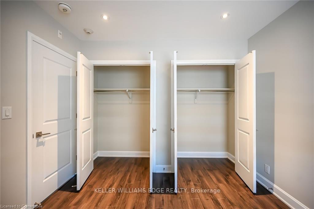 2 Bedrooms Condo at 2 King,  Hamilton For sale